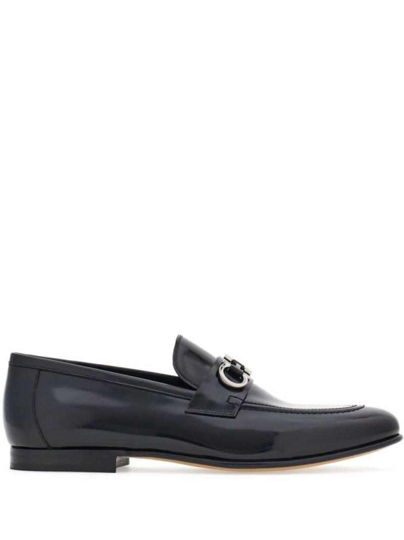 Ferragamo Gancini-buckle leather loafers - Black von Ferragamo