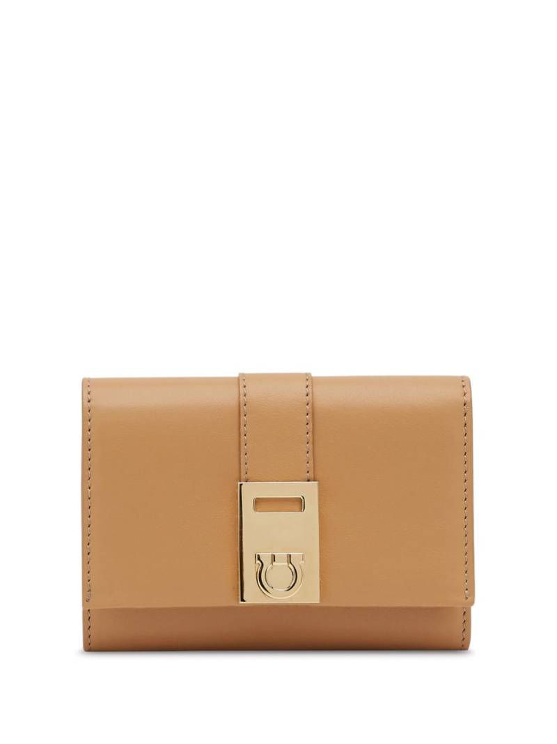 Ferragamo Hug bi-fold leather wallet - Neutrals von Ferragamo