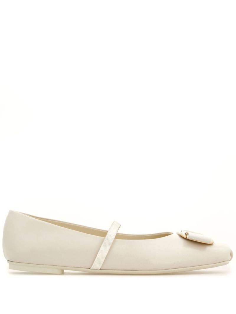 Ferragamo New Vara-bow lambskin ballerina shoes - White von Ferragamo