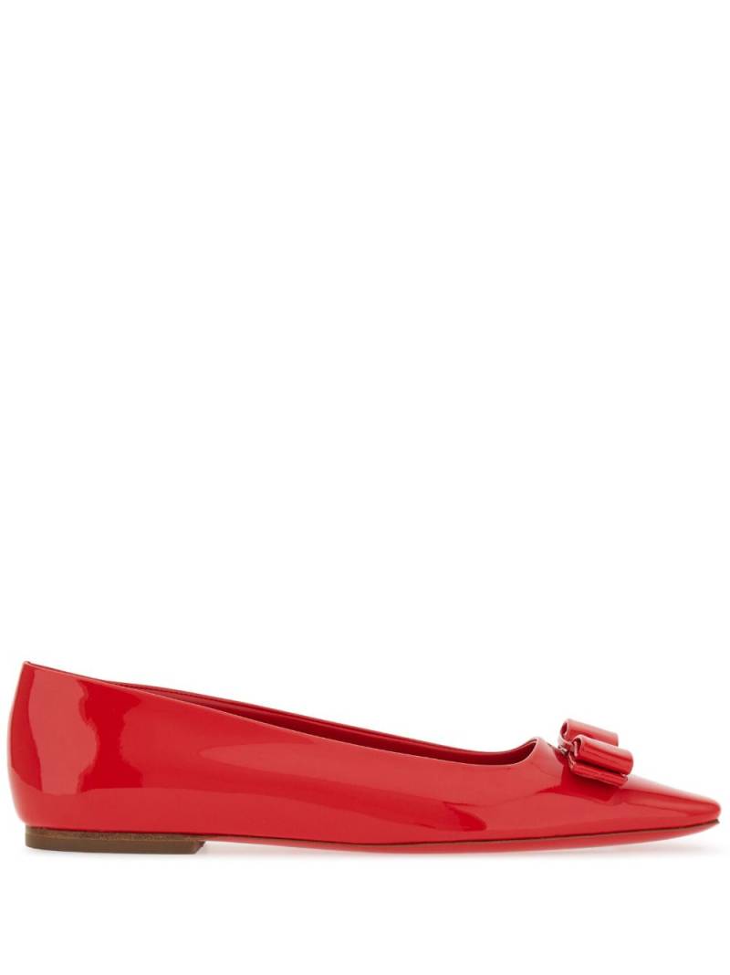 Ferragamo Vara bow-detail ballerina shoes - Red von Ferragamo