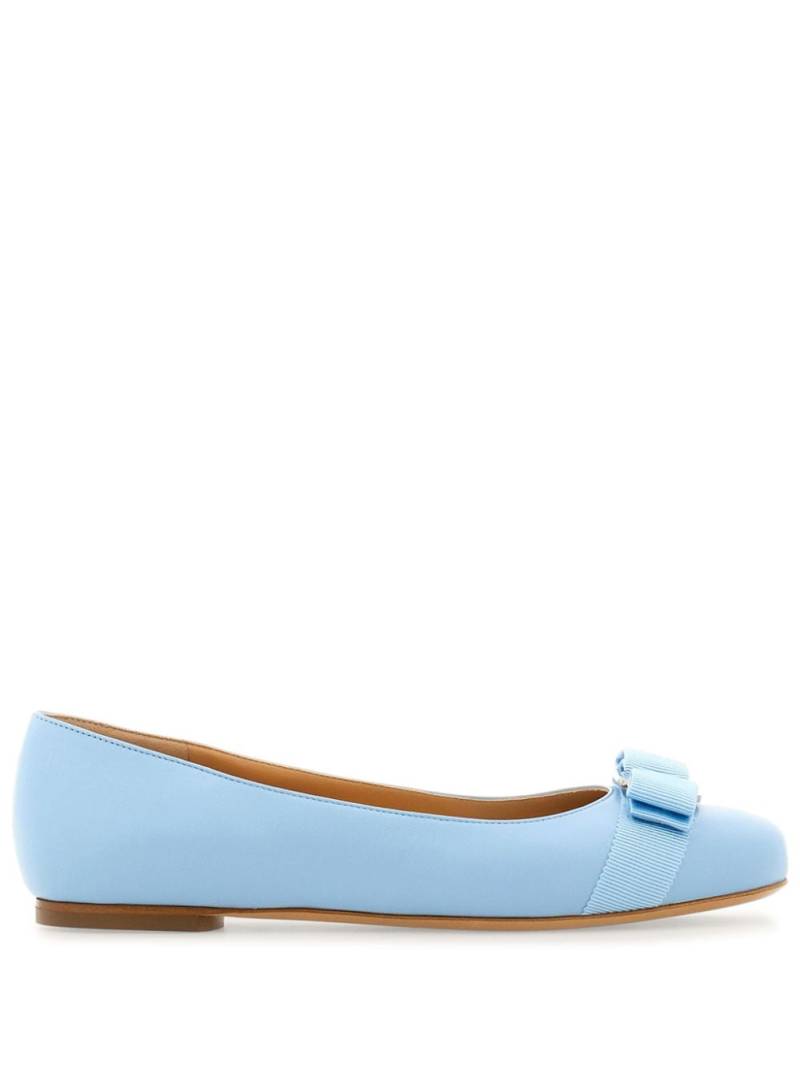 Ferragamo Varina leather ballerina shoes - Blue von Ferragamo