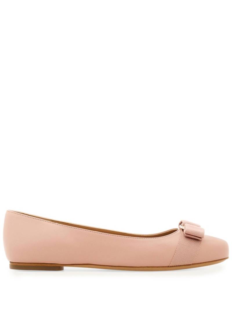 Ferragamo Varina leather ballerina shoes - Pink von Ferragamo