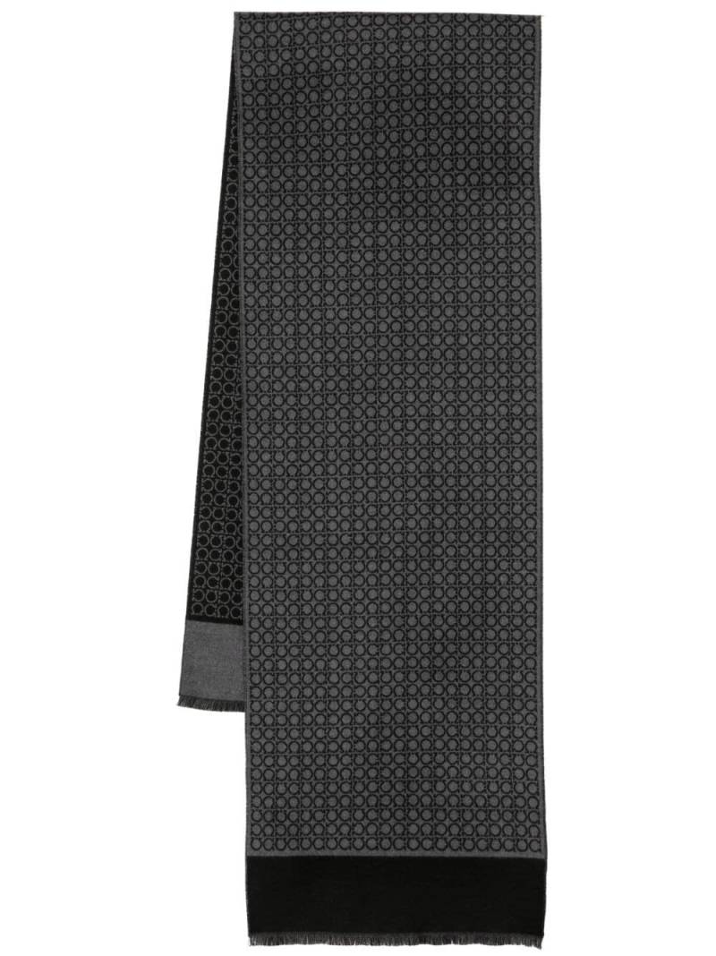 Ferragamo branded scarf - Grey von Ferragamo