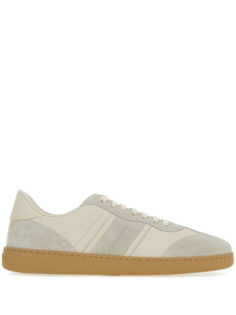 Ferragamo logo-debossed low-top sneakers - White von Ferragamo