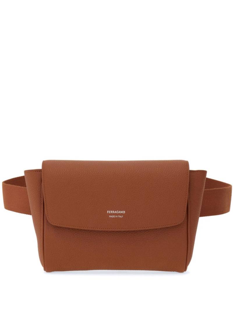 Ferragamo logo-stamp belt bag - Brown von Ferragamo