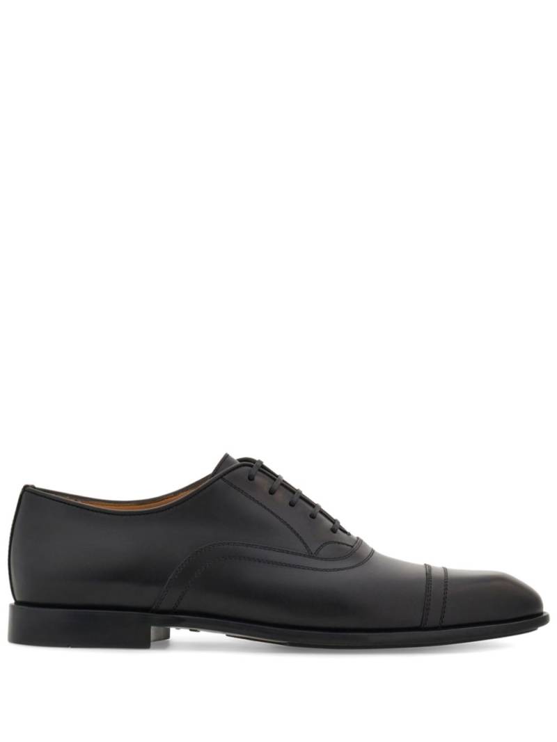 Ferragamo toecapped leather Oxford shoes - Black von Ferragamo