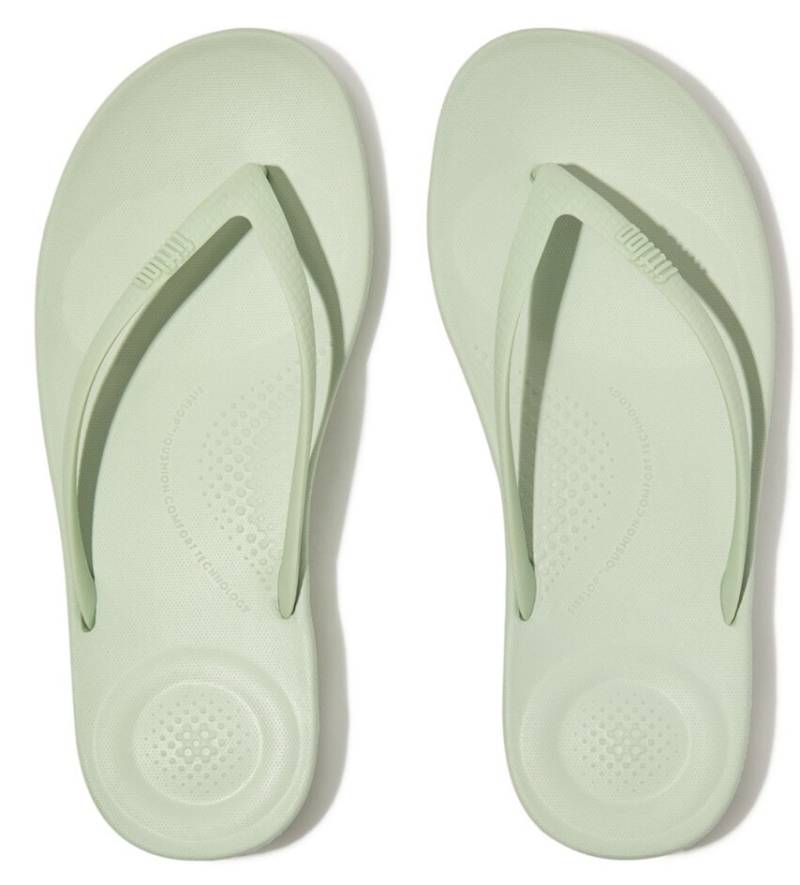 Fitflop Zehentrenner »IQUSHION ERGONOMIC FLIP-FLOPS«, Keilabsatz, Sommerschuh, Schlappen mit weichem Zehensteg von FitFlop