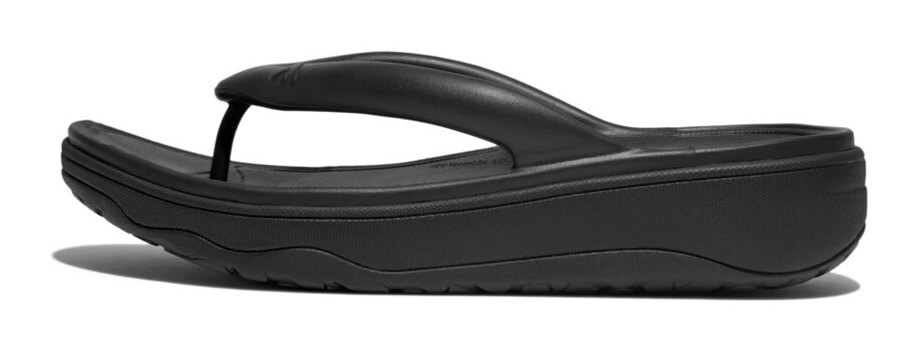 Fitflop Zehentrenner »RELIEFF RECOVERY TOE-POST SANDALS - TONAL RUBBER«, Keilabsatz, Sommerschuh, Schlappen mit Microwobbleboard von FitFlop