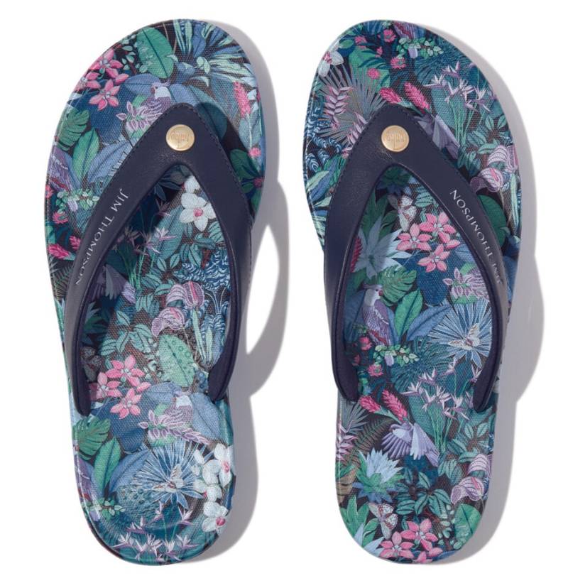 Fitflop Zehentrenner »iQUSHION X JIM THOMPSON«, Keilabsatz, Sommerschuh, Schlappen mit weichem Zehensteg von FitFlop