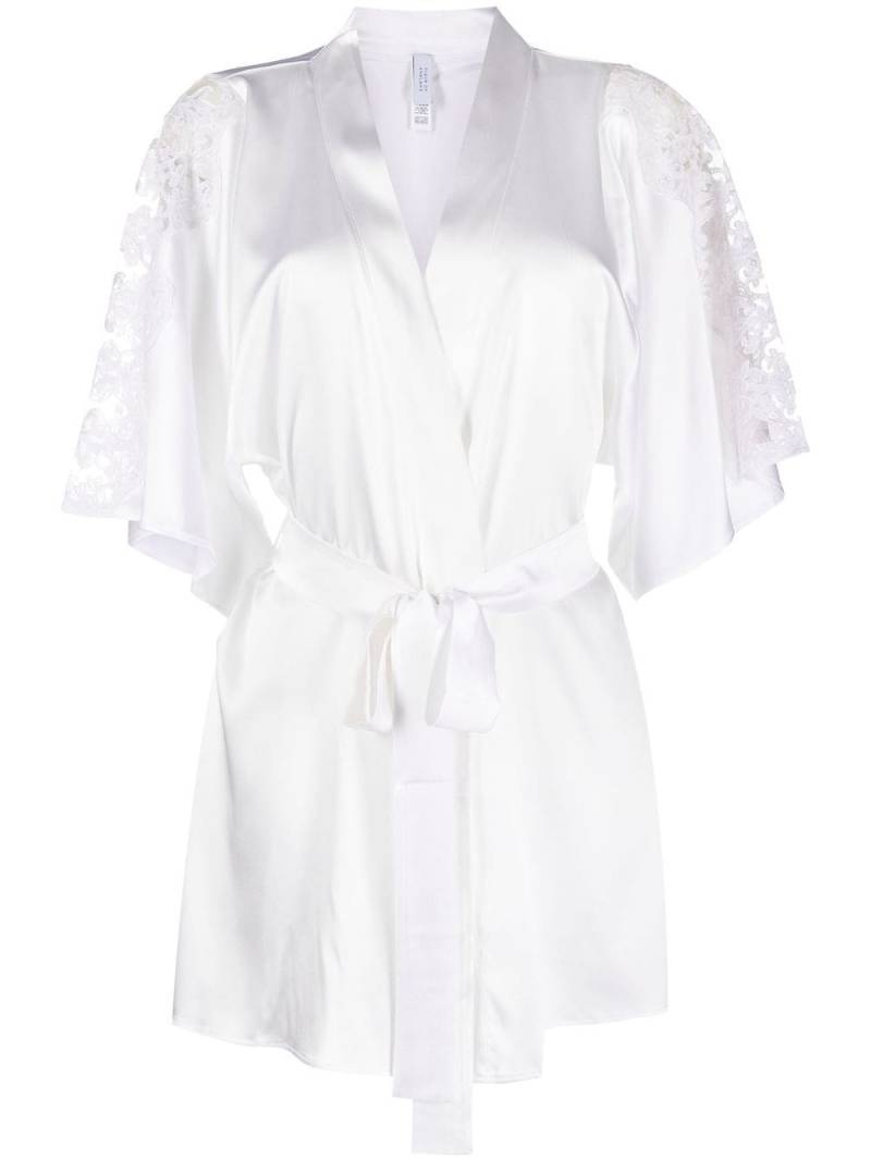 Fleur Of England Aria lace-panel robe - White von Fleur Of England