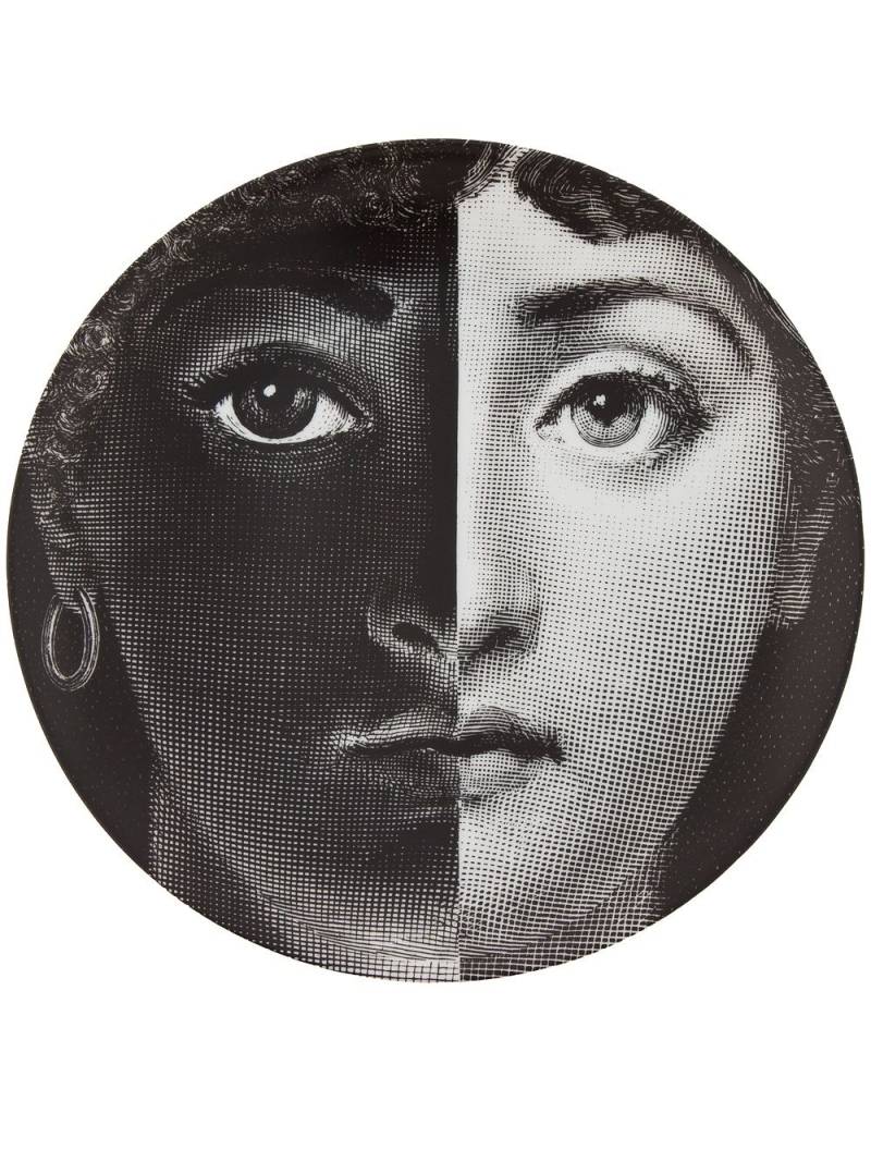 Fornasetti Plate - Black von Fornasetti