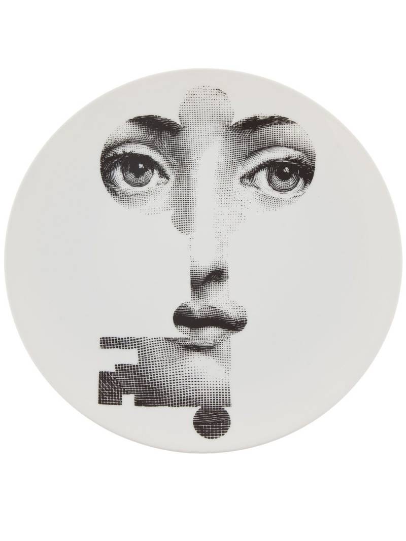 Fornasetti Plate - White von Fornasetti