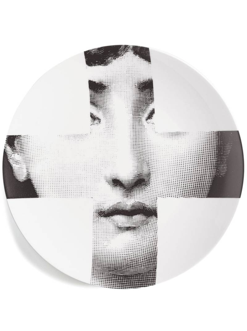 Fornasetti Tema e Variazioni n.151 wall plate - White von Fornasetti