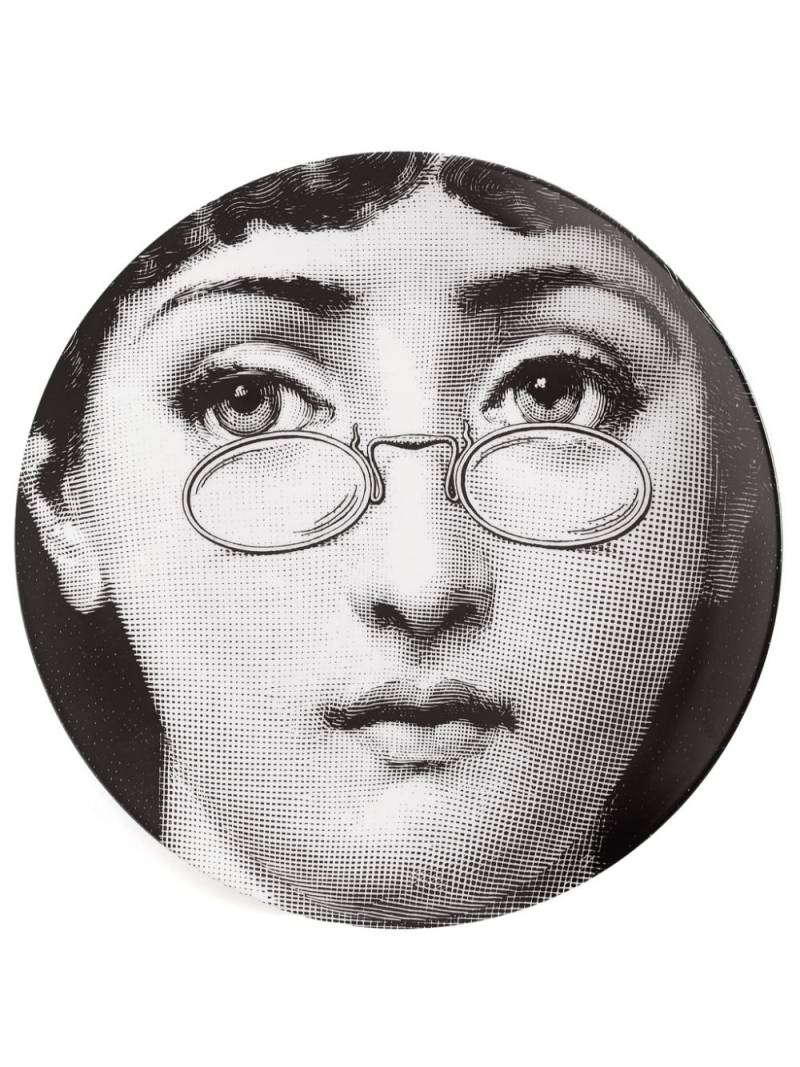 Fornasetti Tema e Variazioni n.155 wall plate - White von Fornasetti