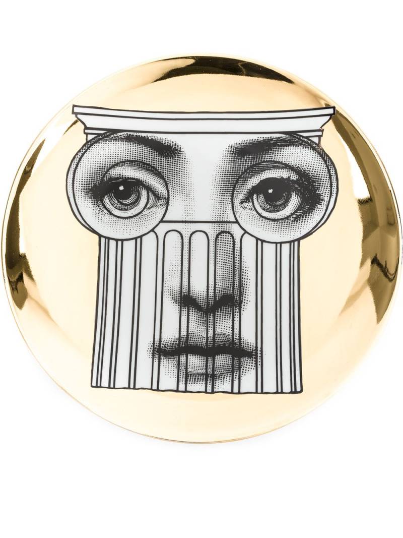 Fornasetti Tema e Variazioni wall plate - Gold von Fornasetti