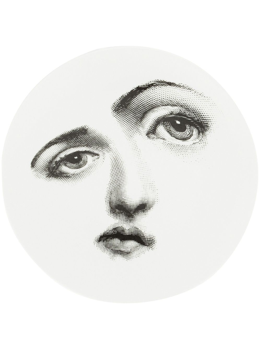 Fornasetti distorted face plate - Black von Fornasetti