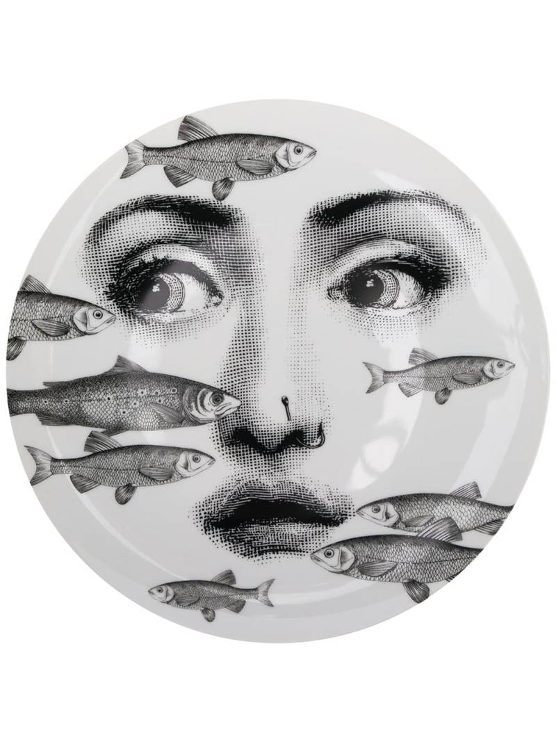 Fornasetti illustrated plate - White von Fornasetti