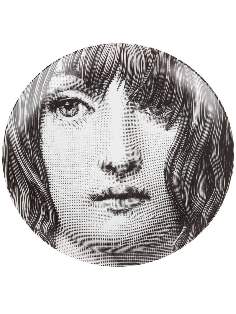 Fornasetti plate - White von Fornasetti