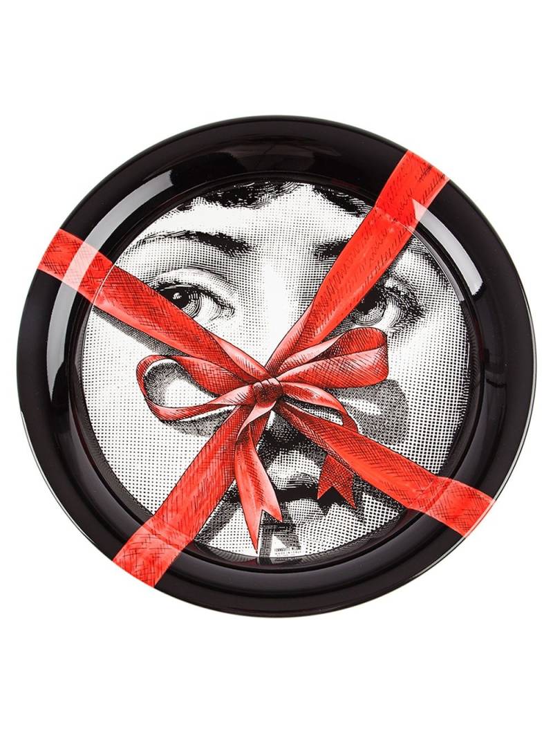 Fornasetti printed round tray - Black von Fornasetti