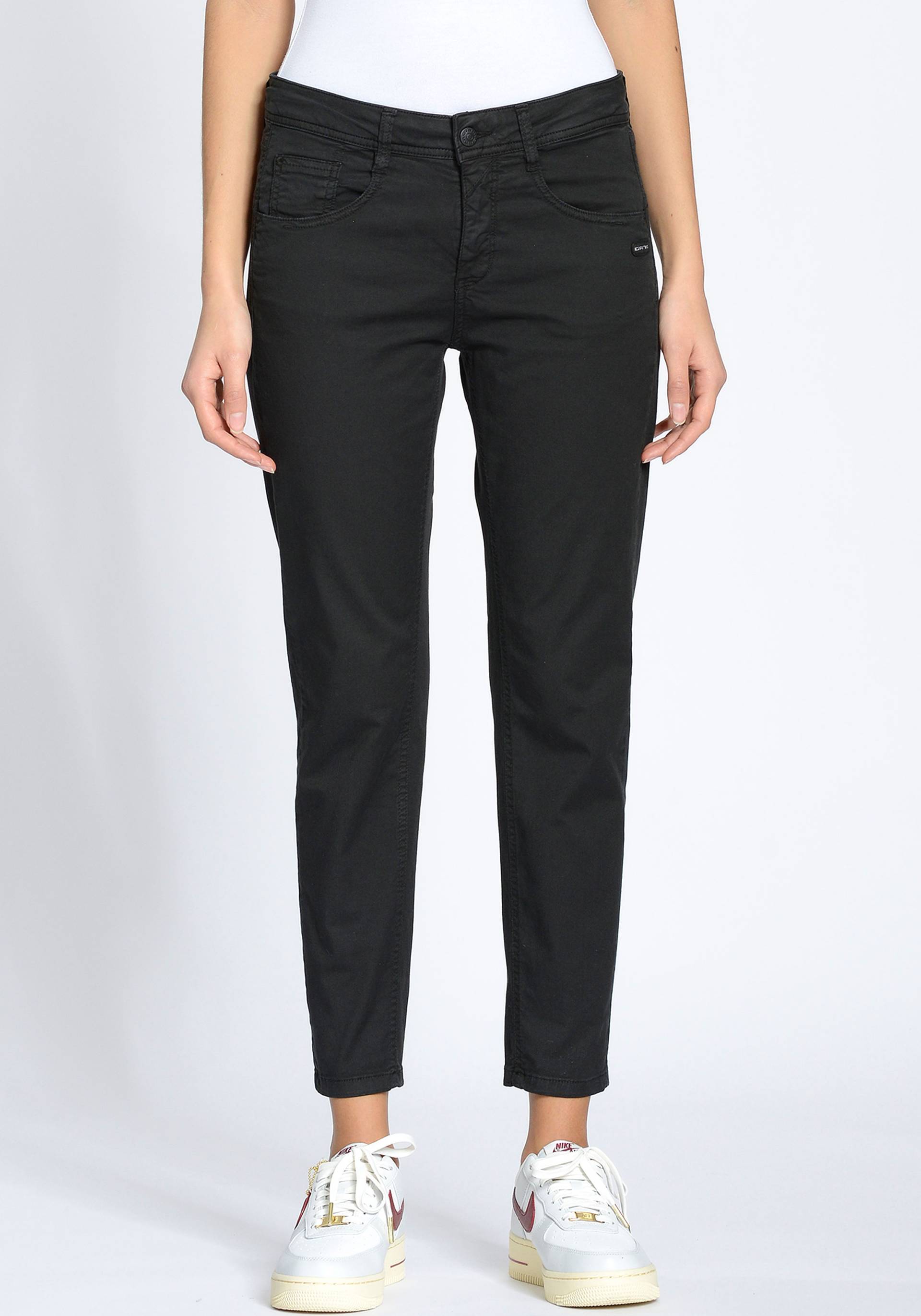 GANG 5-Pocket-Hose »94AMELIE CROPPED«, mit doppelter Passe und doppelter, rechter Gesässtasche GANG 5-Pocket-Hose »94AMELIE CROPPED«, mit doppelter Passe und doppelter, rechter Gesässtasche von GANG