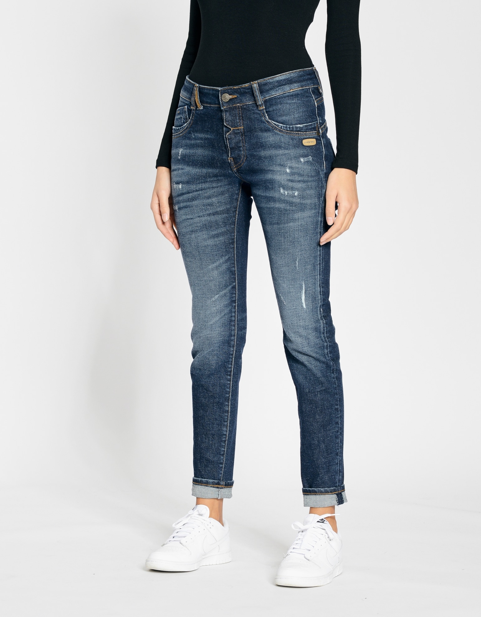 GANG Relax-fit-Jeans »94GERDA«, mit halb offener Knopfleiste GANG Relax-fit-Jeans »94GERDA«, mit halb offener Knopfleiste von GANG