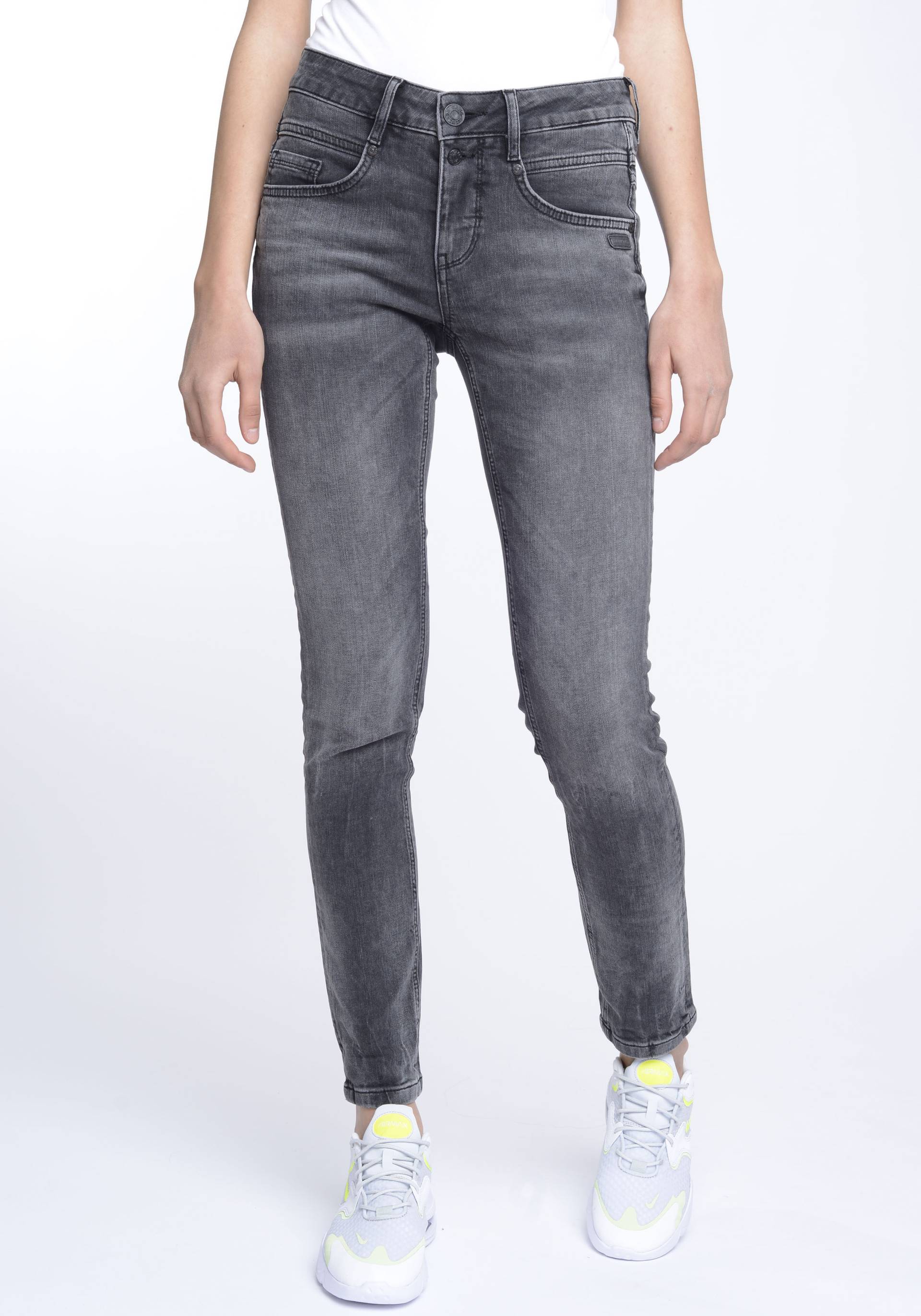 GANG Skinny-fit-Jeans »94MORA«, mit 3-Knopf-Verschluss und Passe vorne GANG Skinny-fit-Jeans »94MORA«, mit 3-Knopf-Verschluss und Passe vorne von GANG