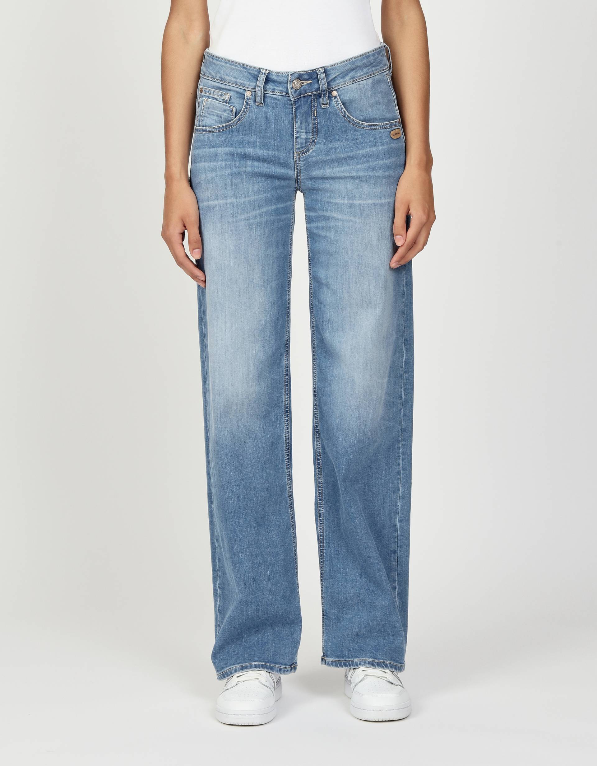 GANG Straight-Jeans »94RIVER«, mit zusätzlicher kleiner Gesässtasche GANG Straight-Jeans »94RIVER«, mit zusätzlicher kleiner Gesässtasche von GANG
