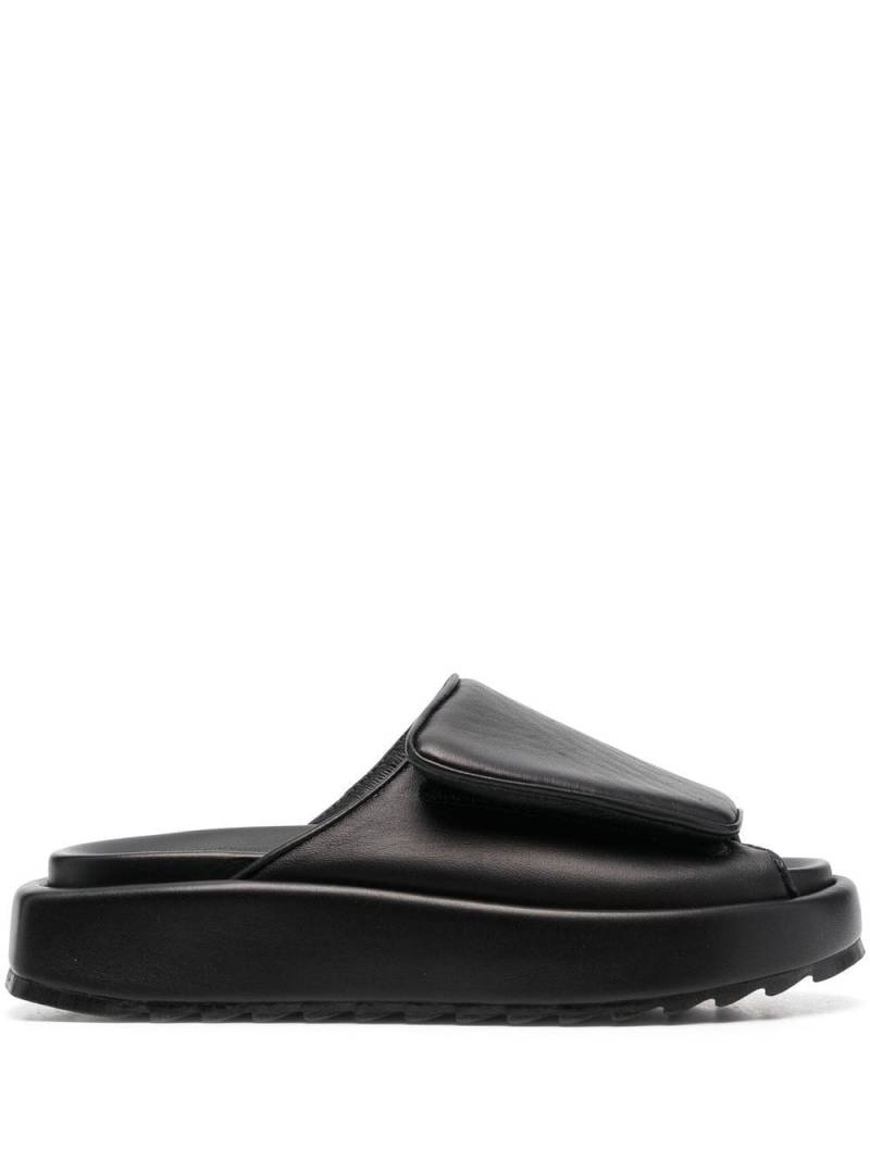 GIABORGHINI Gia touch-strap fastening slides - Black von GIABORGHINI