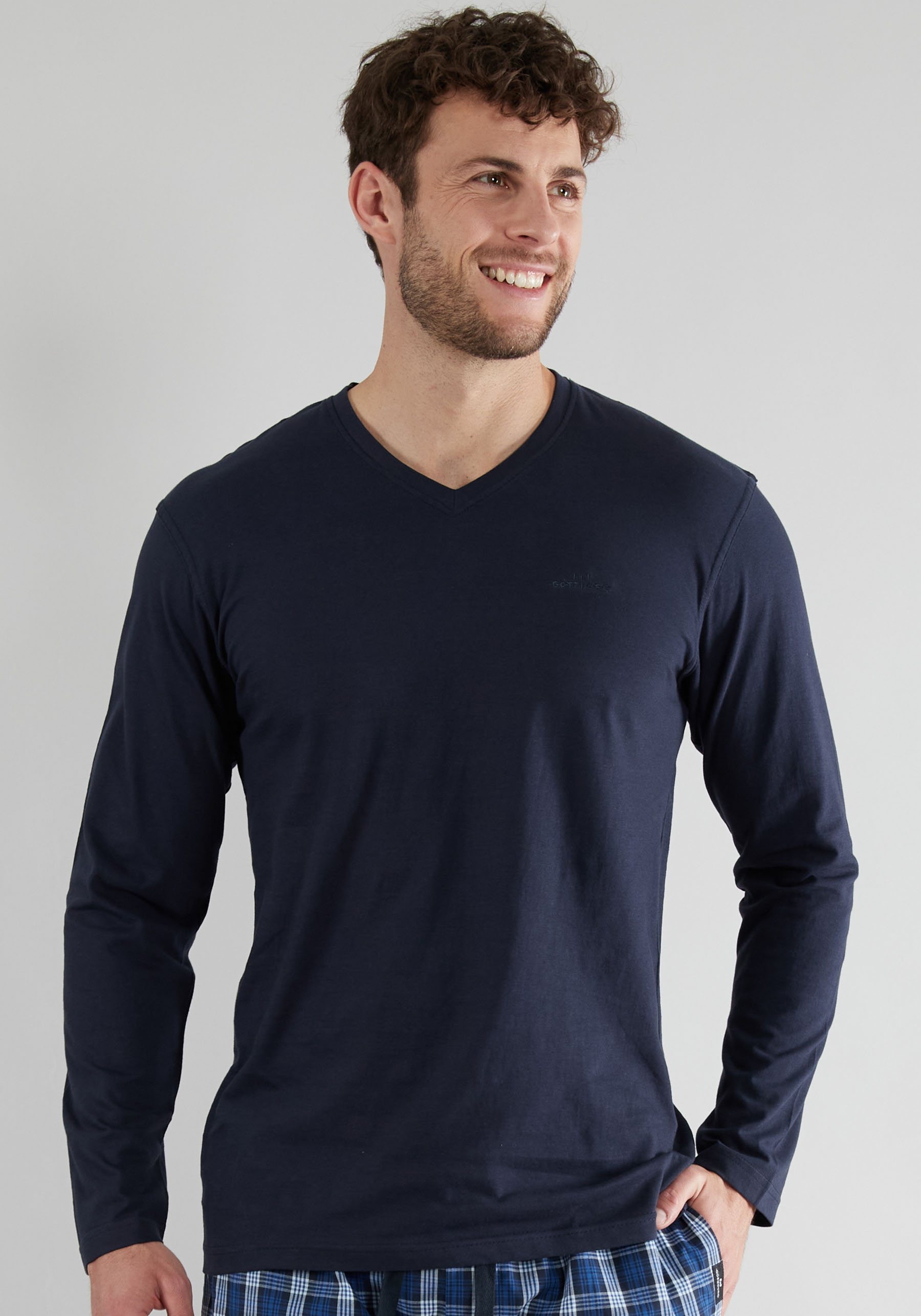 GÖTZBURG Pyjamaoberteil »New York«, mit schlichtem Design und Logoschriftzug auf der Brust GÖTZBURG Pyjamaoberteil »New York«, mit schlichtem Design und Logoschriftzug auf der Brust von GÖTZBURG