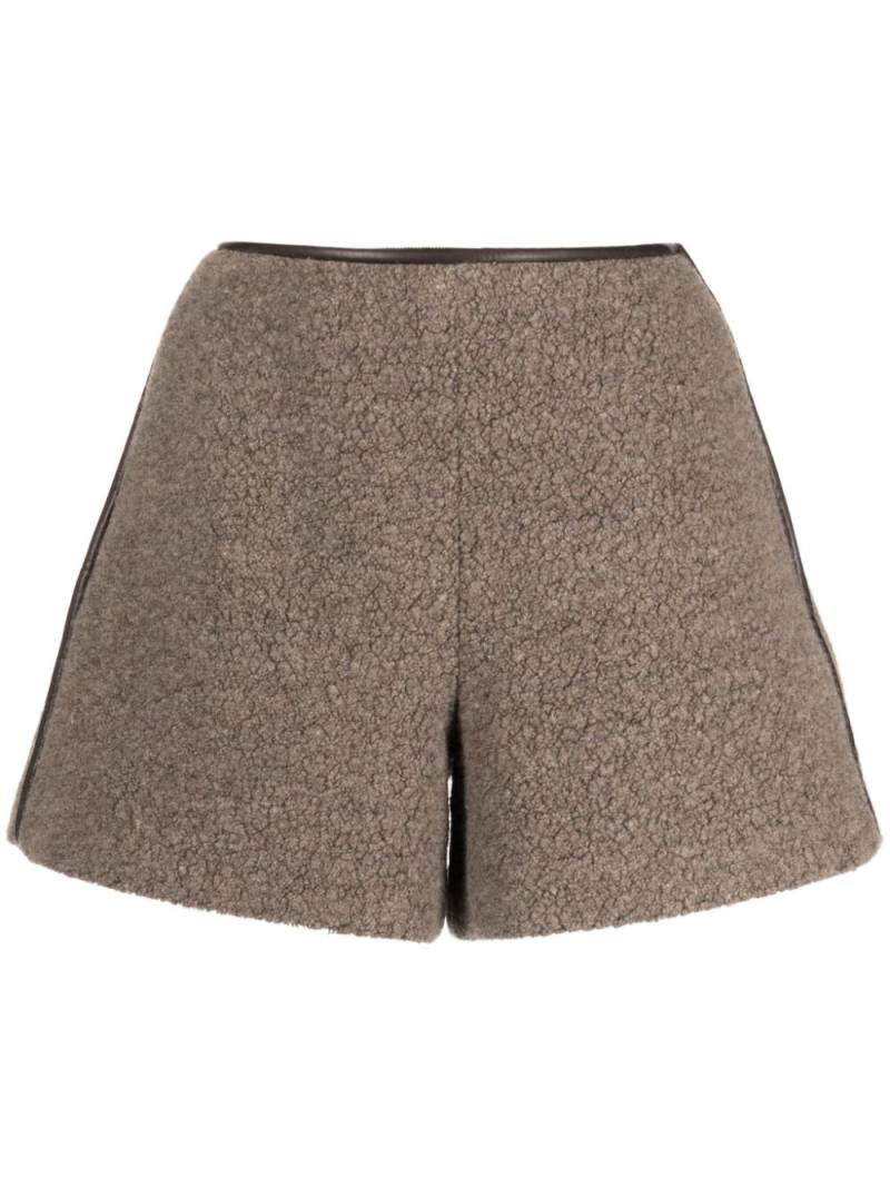 GOODIOUS shearling wool-blend shorts - Brown von GOODIOUS