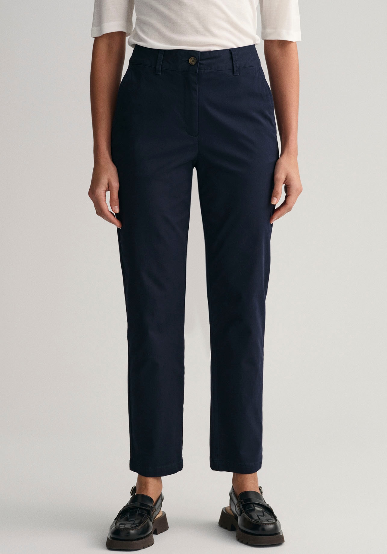 Gant Chinohose »SLIM CHINOS«, mit verkürzter Länge Gant Chinohose »SLIM CHINOS«, mit verkürzter Länge von Gant