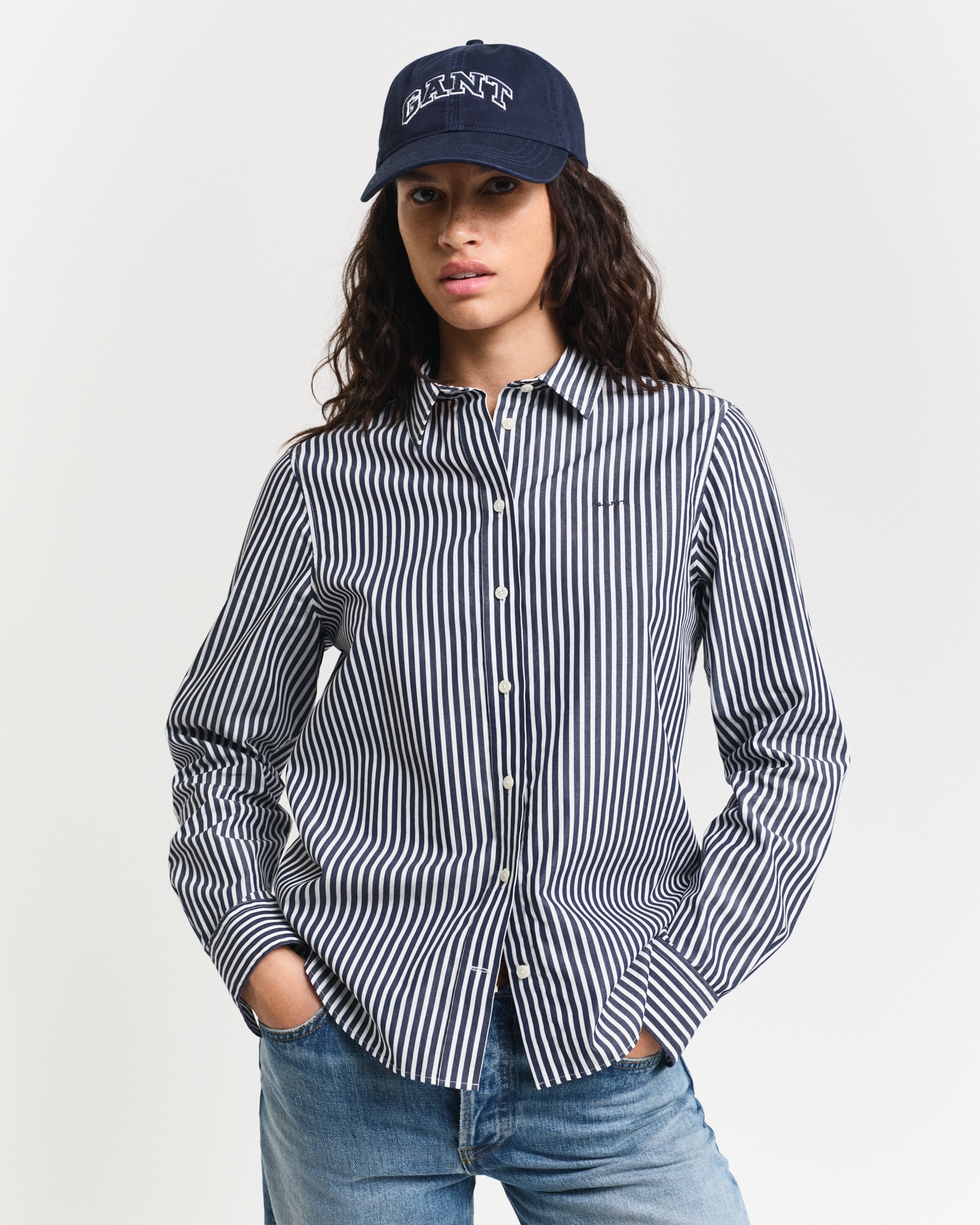 Gant Hemdbluse »REG POPLIN STRIPED SHIRT«, mit einer kleinen Logostickerei auf der Brust von Gant