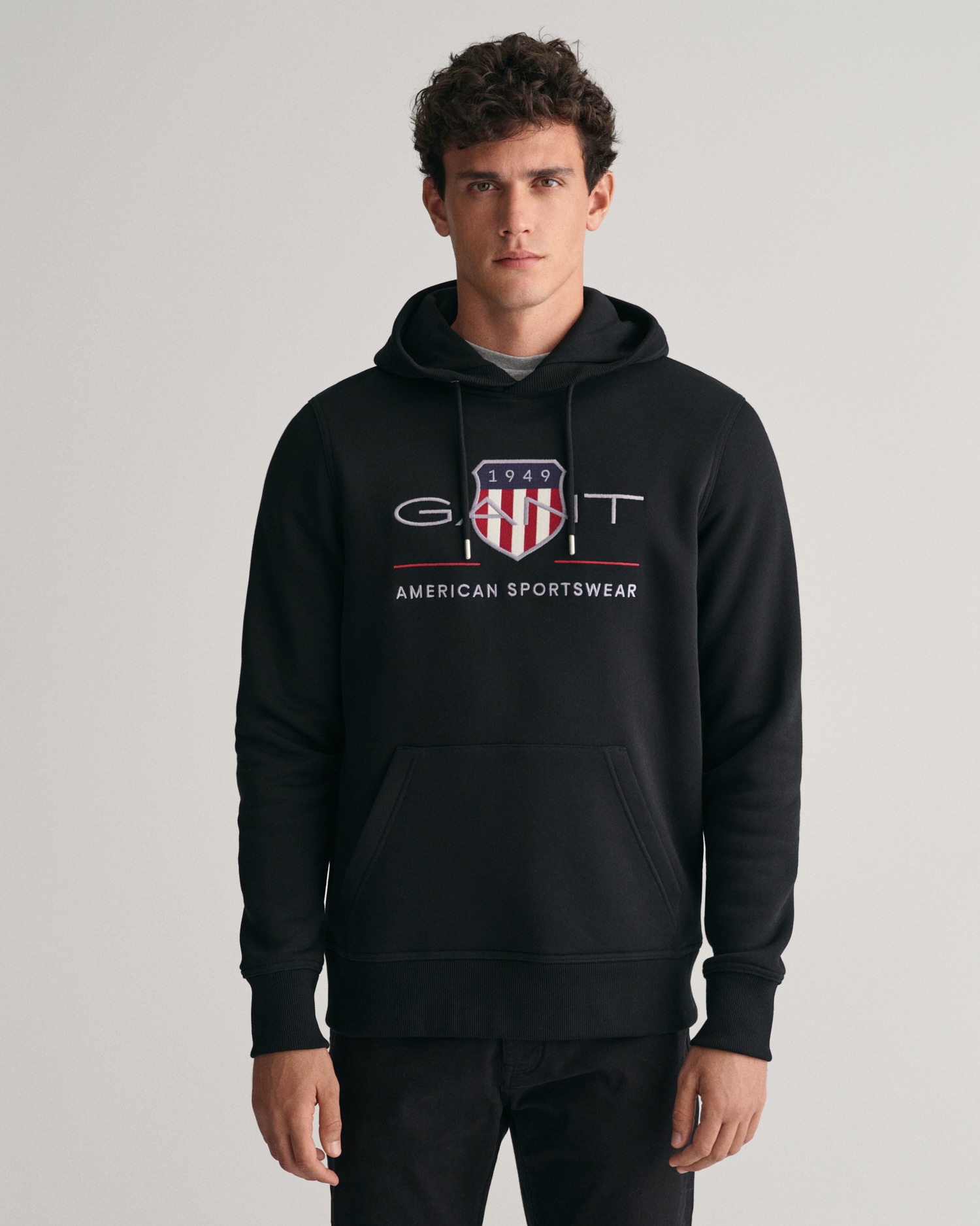 Gant Hoodie »REG ARCHIVE SHIELD HOODIE«, mit modischer Logostickerei auf der Brust von Gant