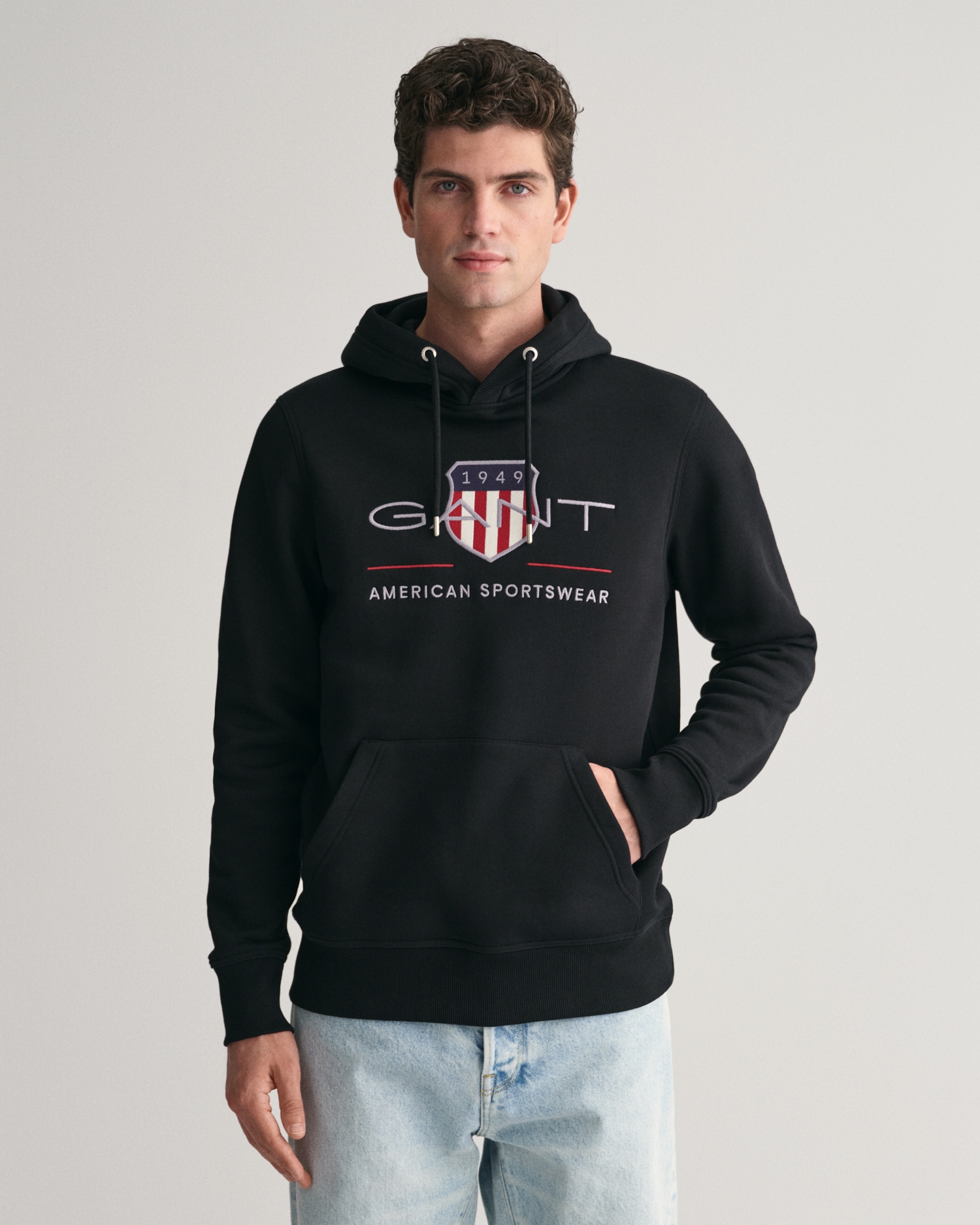 Gant Hoodie »REG ARCHIVE SHIELD HOODIE«, mit modischer Logostickerei auf der Brust von Gant