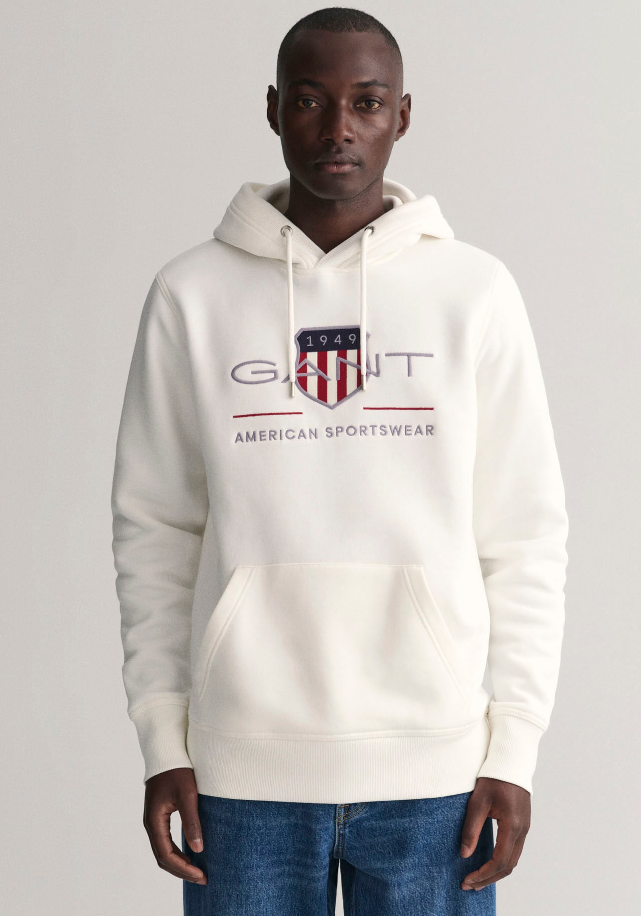 Gant Hoodie »REG ARCHIVE SHIELD HOODIE«, mit modischer Logostickerei auf der Brust von Gant