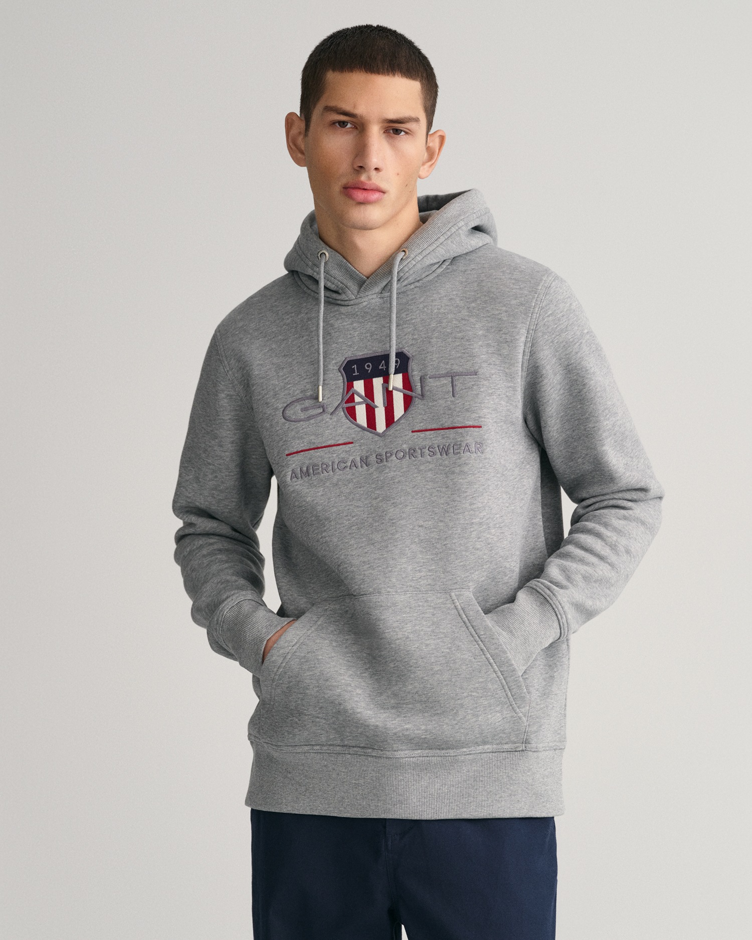 Gant Hoodie »REG ARCHIVE SHIELD HOODIE«, mit modischer Logostickerei auf der Brust Gant Hoodie »REG ARCHIVE SHIELD HOODIE«, mit modischer Logostickerei auf der Brust von Gant