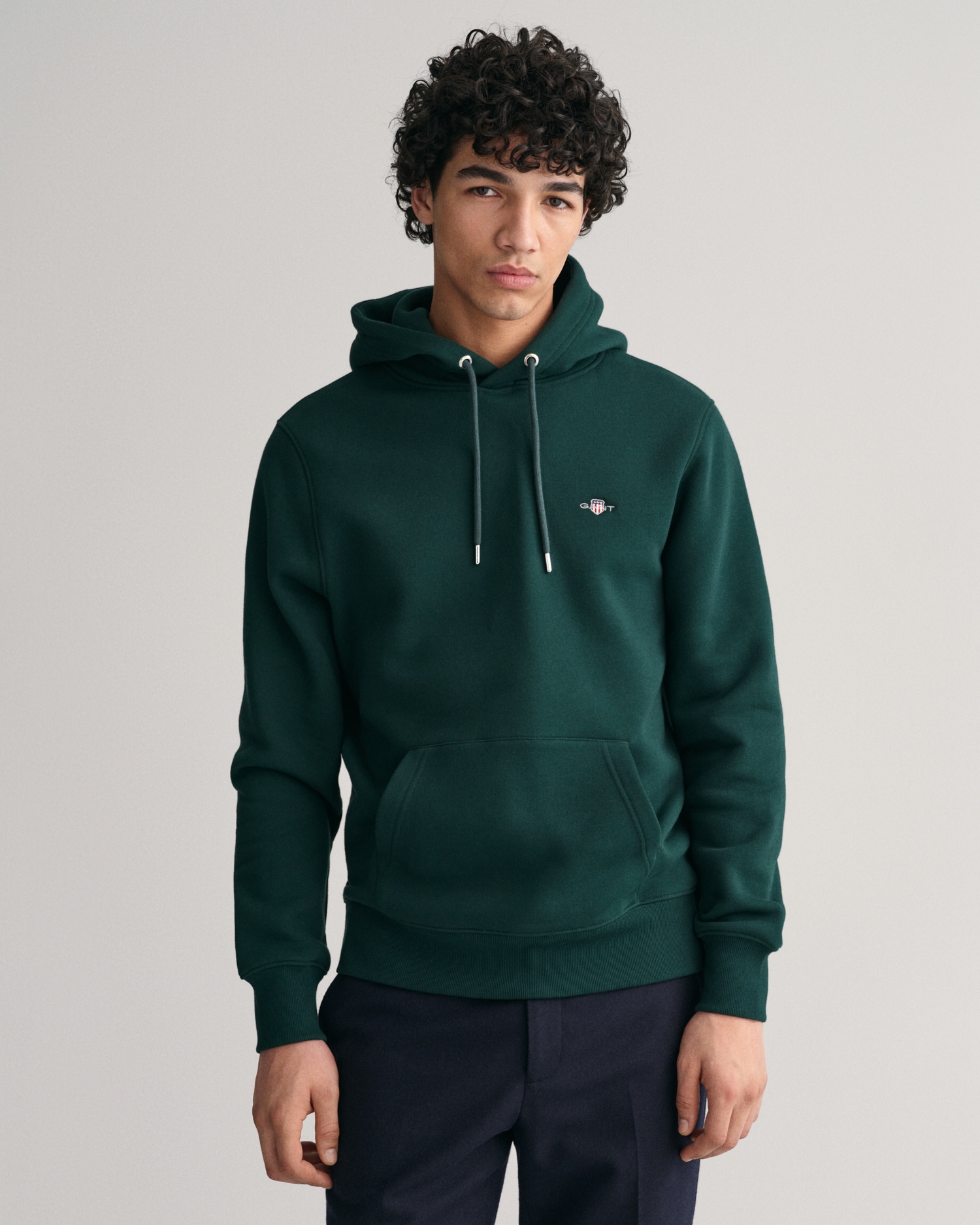 Gant Hoodie »REG SHIELD HOODIE«, mit Logostickerei auf der Brust von Gant