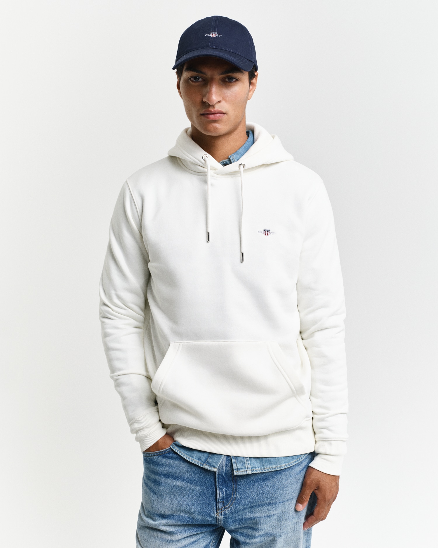 Gant Hoodie »REG SHIELD HOODIE«, mit Logostickerei auf der Brust von Gant