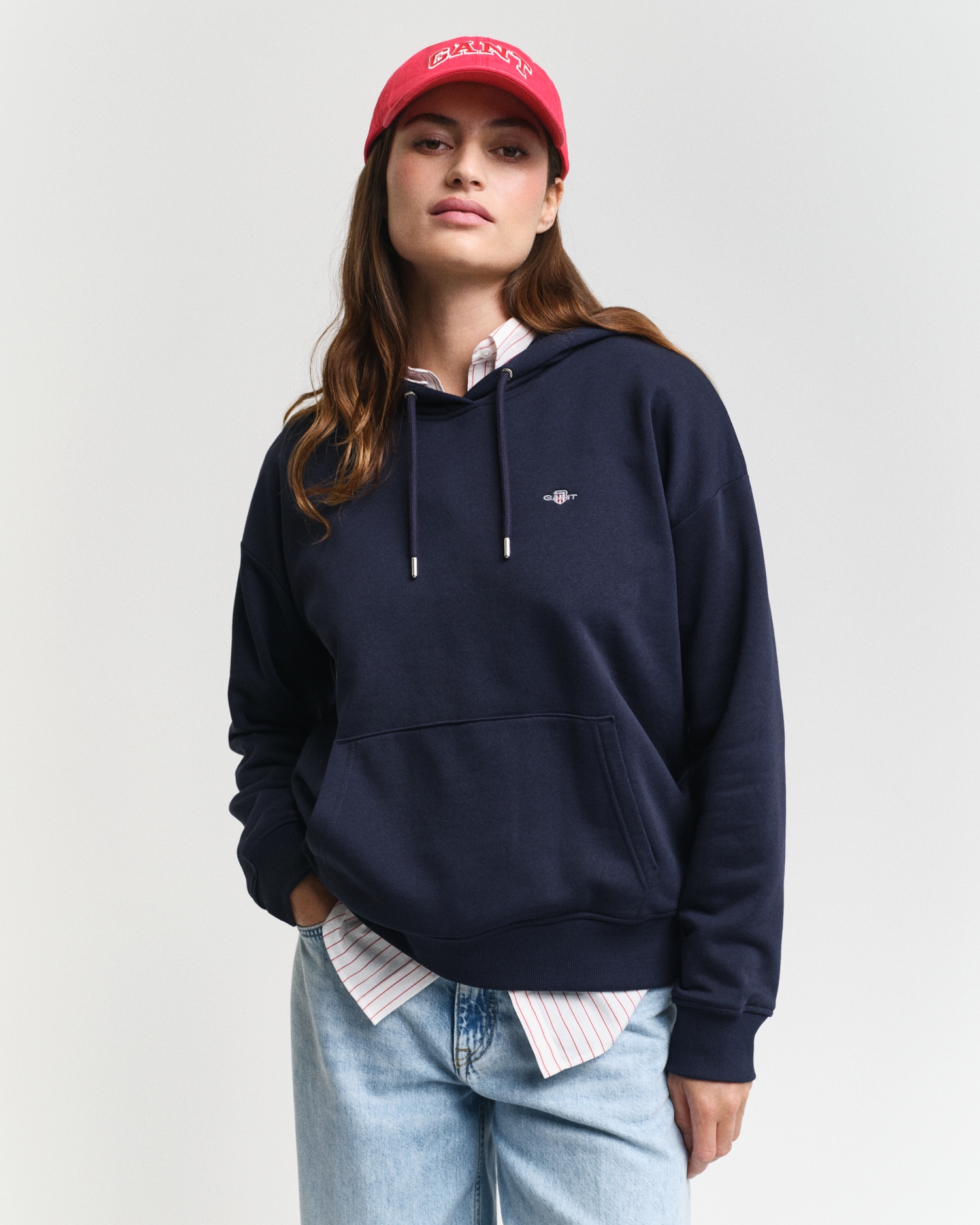 Gant Hoodie »SHIELD HOODIE«, Grafische GANT-Stickerei auf der Brust von Gant