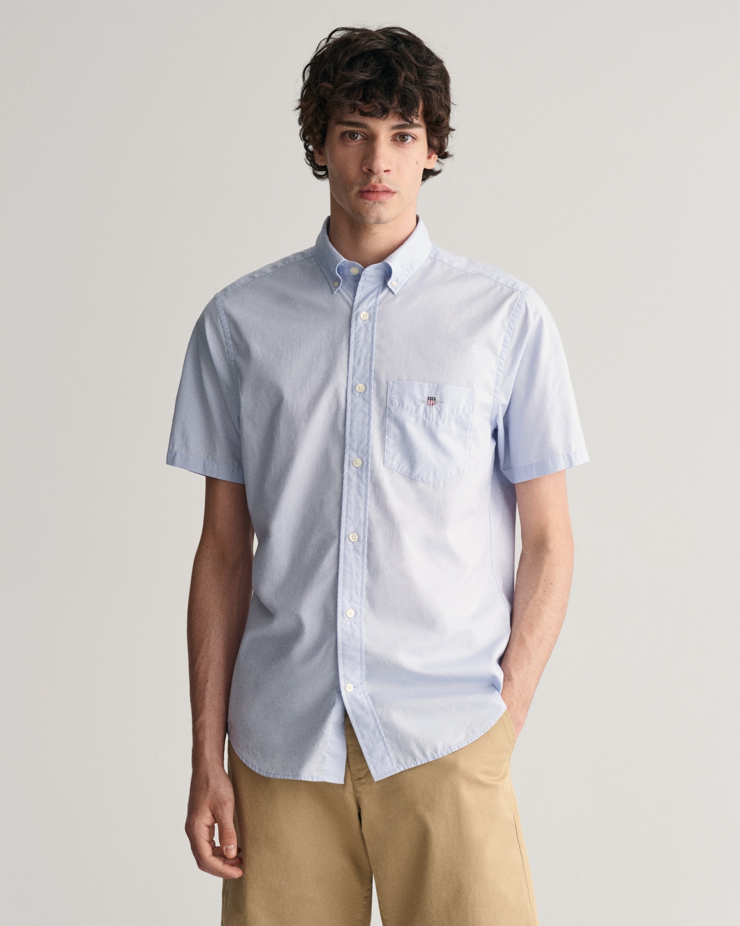 Gant Kurzarmhemd »Regular Fit Popeline Hemd leicht strapazierfähig pflegeleicht«, mit einer kleinen Logostickerei auf der Brusttasche von Gant