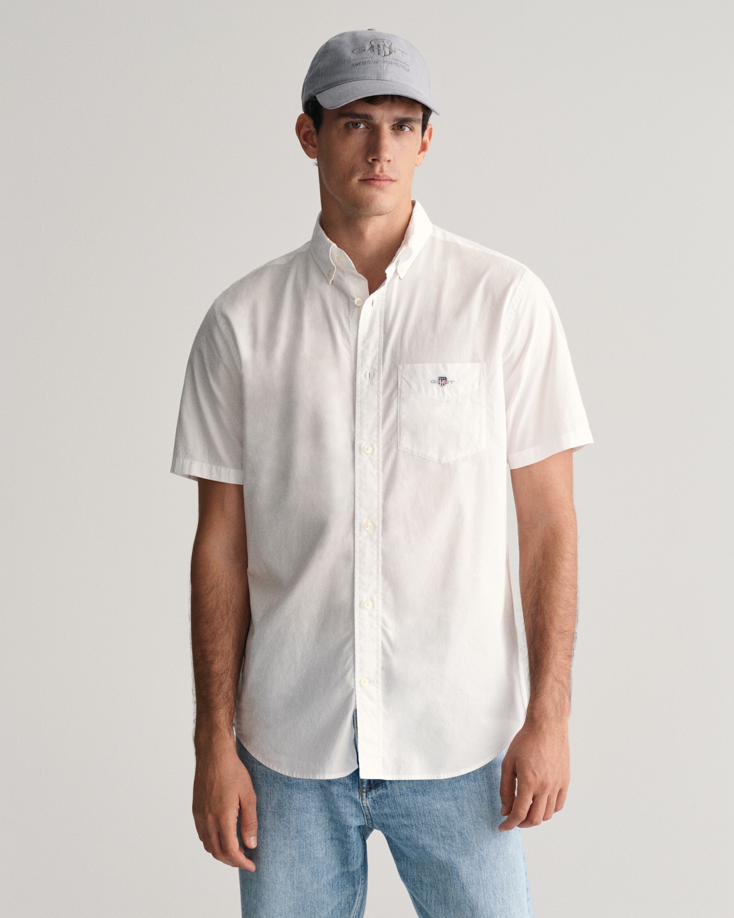Gant Kurzarmhemd »Regular Fit Popeline Hemd leicht strapazierfähig pflegeleicht«, mit einer kleinen Logostickerei auf der Brusttasche Gant Kurzarmhemd »Regular Fit Popeline Hemd leicht strapazierfähig pflegeleicht«, mit einer kleinen Logostickerei auf der Brusttasche von Gant
