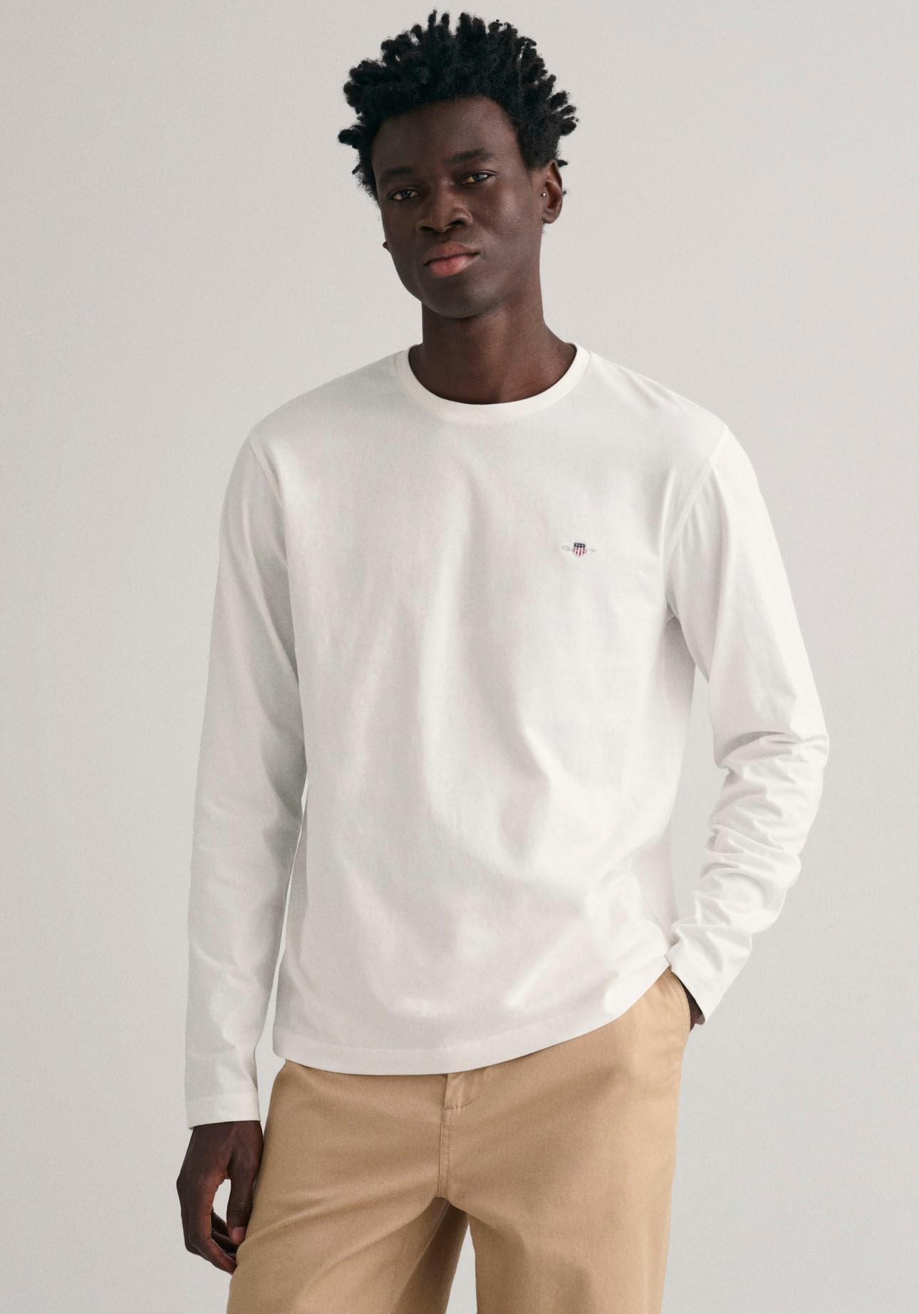 Gant Langarmshirt »REG SHIELD LS T-SHIRT«, mit Logostickerei auf der Brust Gant Langarmshirt »REG SHIELD LS T-SHIRT«, mit Logostickerei auf der Brust von Gant