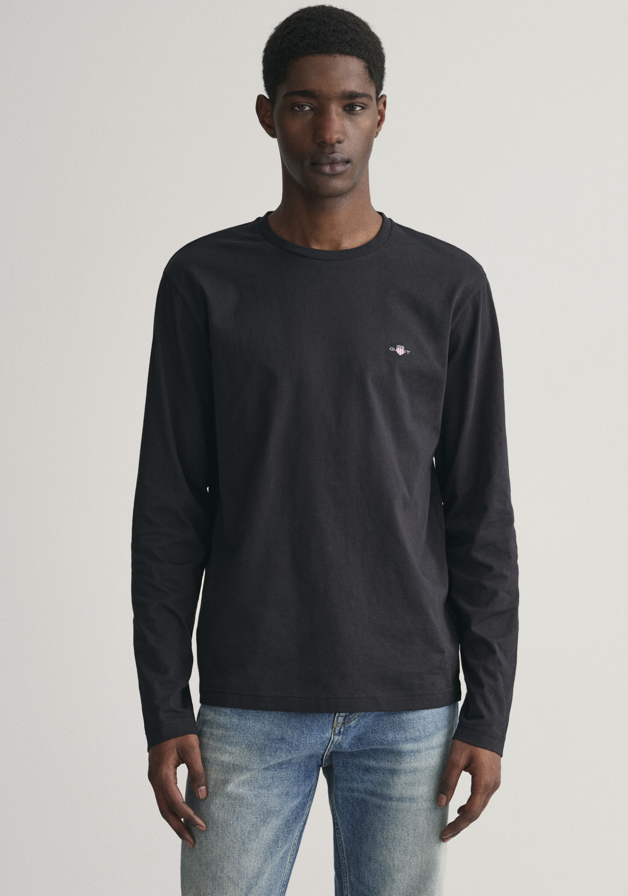 Gant Langarmshirt »REG SHIELD LS T-SHIRT«, mit Logostickerei auf der Brust Gant Langarmshirt »REG SHIELD LS T-SHIRT«, mit Logostickerei auf der Brust von Gant