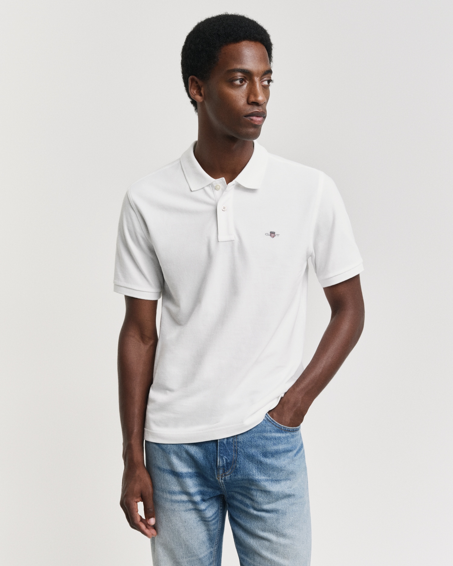 Gant Poloshirt »REG EMB ARCHIVE SHIELD POLO«, Mit Schlitzen an der Seite Gant Poloshirt »REG EMB ARCHIVE SHIELD POLO«, Mit Schlitzen an der Seite von Gant