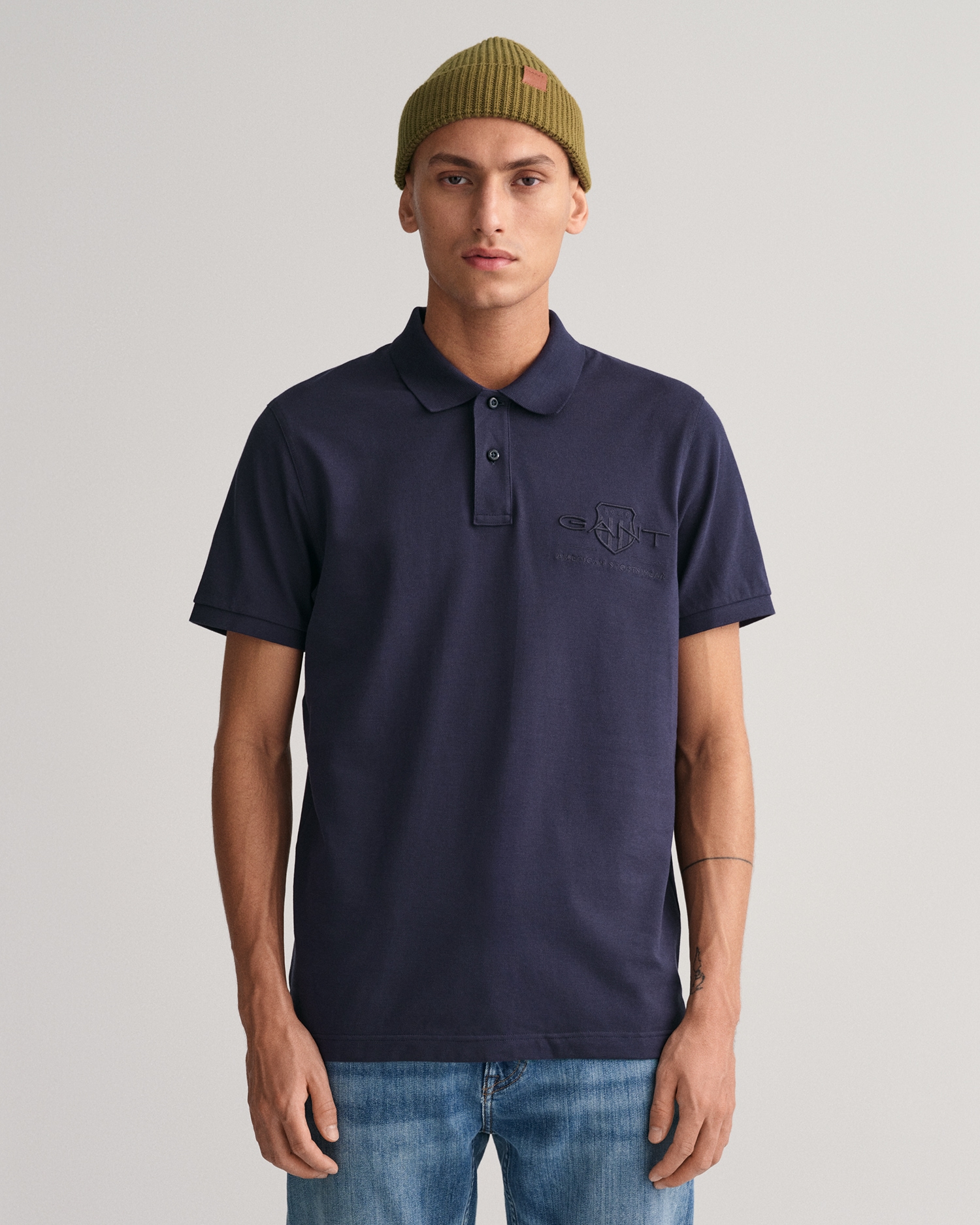 Gant Poloshirt »REG TONAL SHIELD SS RUGGER«, Ton in Ton Stickerei auf der Brust von Gant