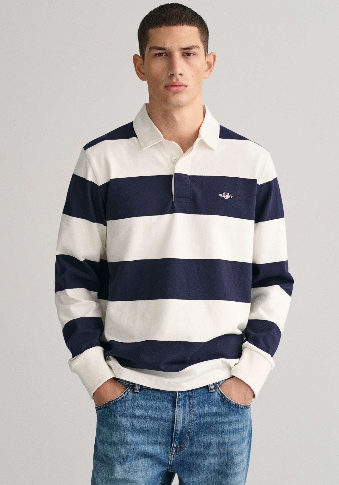 Gant Rugbyshirt »REG SHIELD BARSTRIPE HEAVY RUGGER«, mit Logostickerei auf der Brust von Gant