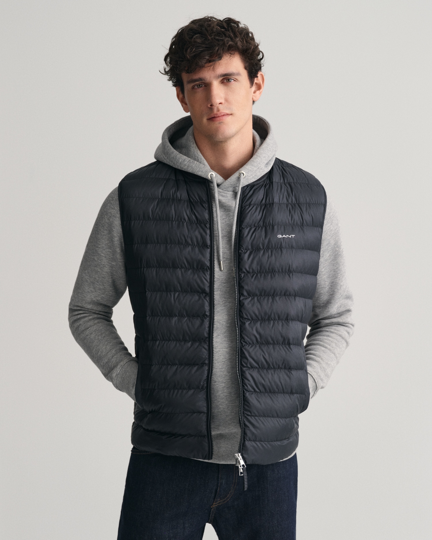 Gant Steppweste »LIGHT PADDED BOMBER VEST«, Mit Markenlabel am Rücken Gant Steppweste »LIGHT PADDED BOMBER VEST«, Mit Markenlabel am Rücken von Gant
