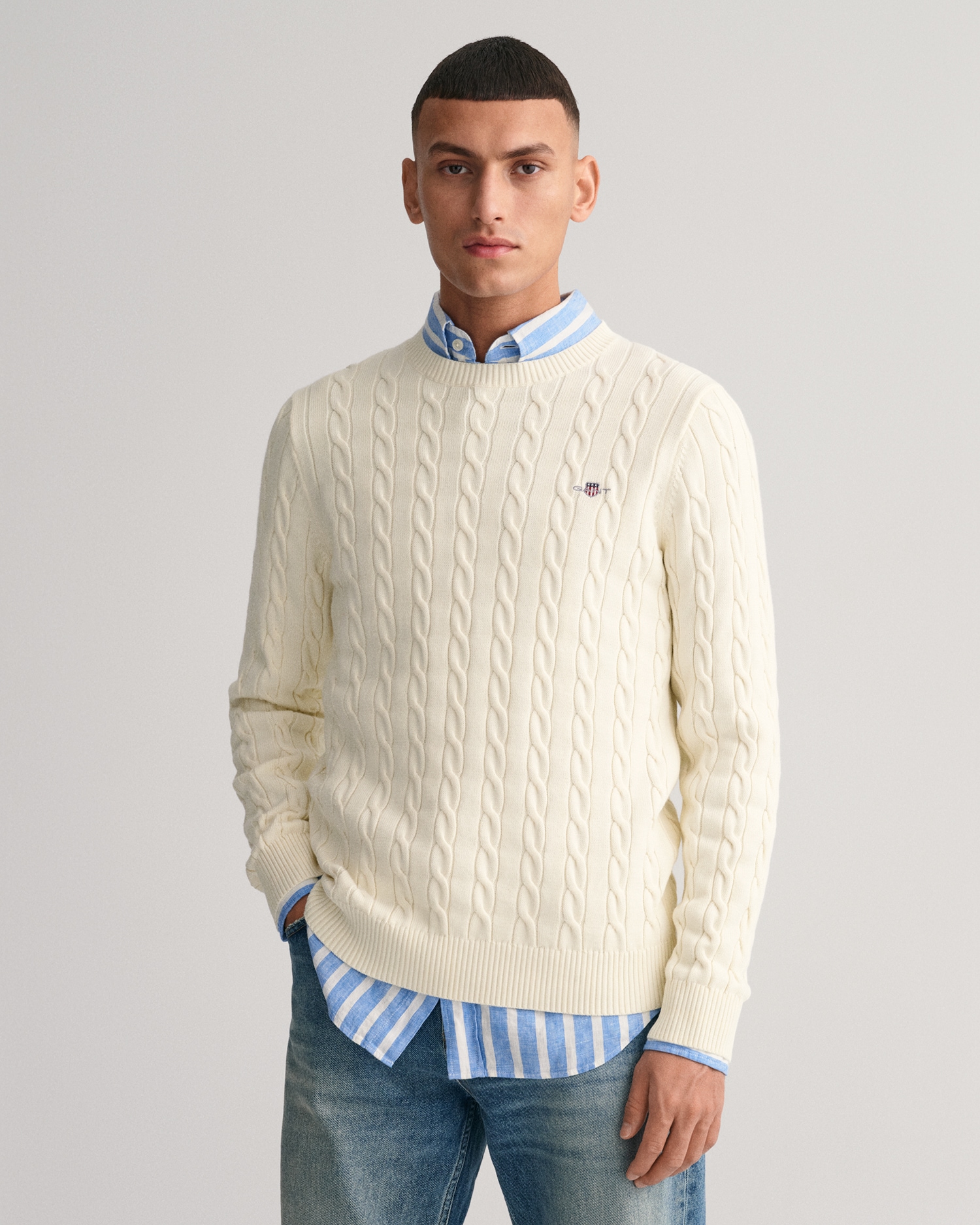 Gant Strickpullover »COTTON CABLE C-NECK«, mit Wappen-Logostickerei auf der Brust von Gant