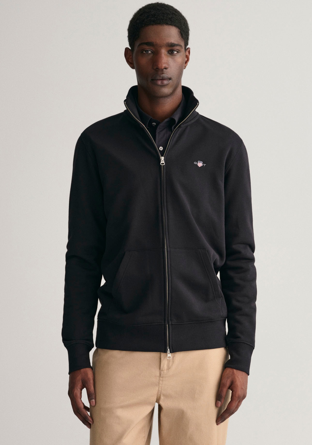 Gant Sweatjacke »REG SHIELD FULL ZIP SWEAT«, mit Logostickerei auf der Brust von Gant