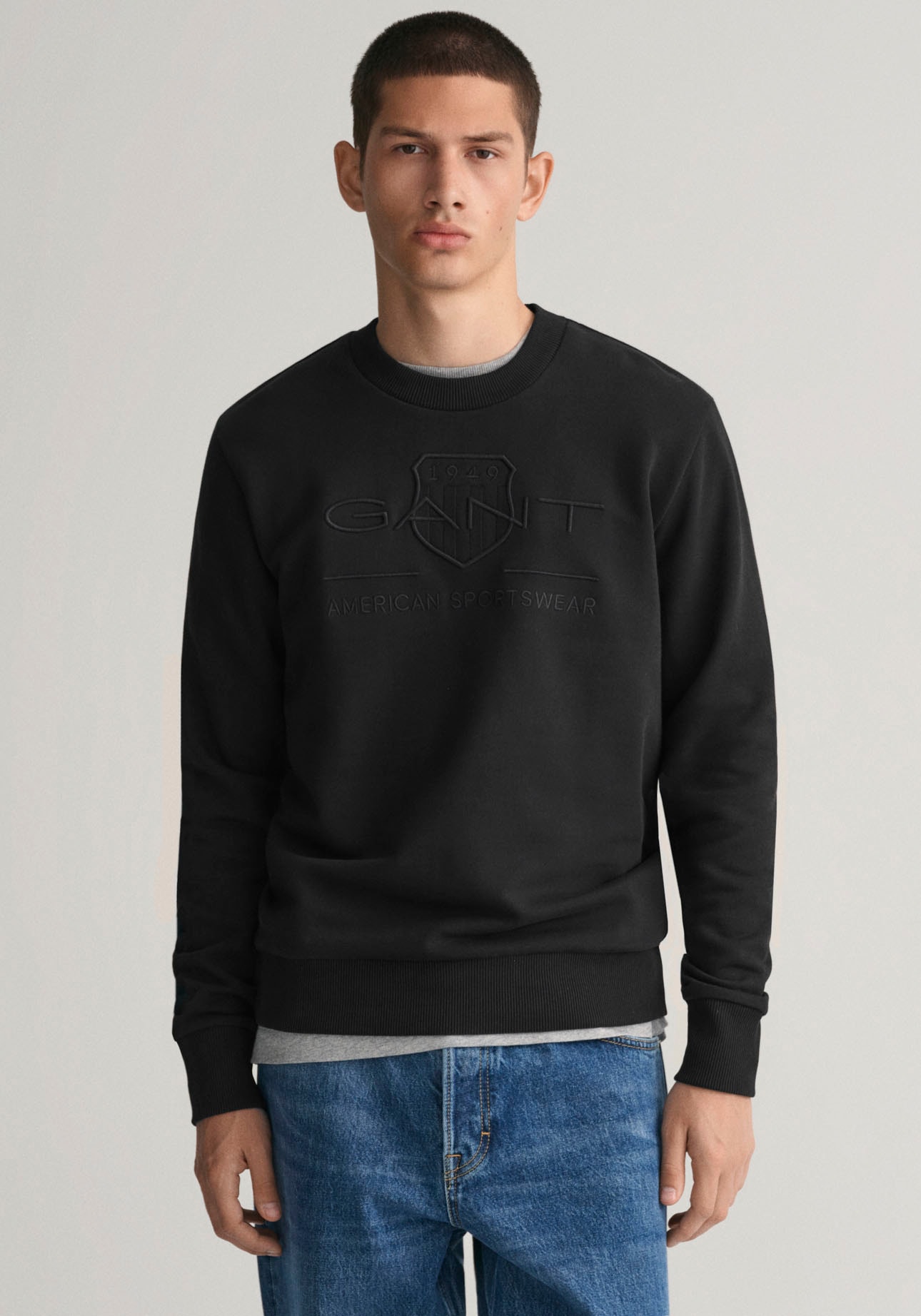 Gant Sweatshirt »D1. TONAL ARCHIVE SHIELD C-NECK«, mit Logostickerei auf der Brust von Gant